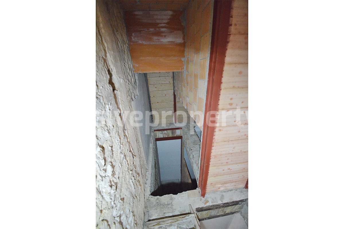 Stone House to Renovate Inside for Sale with New Roof and Garage in Italy