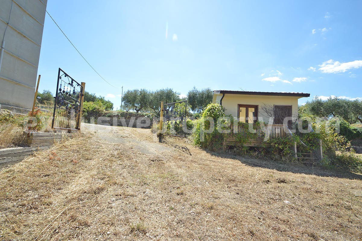 Country House with Land - Sea View and Large Garages for Sale in Acquaviva Collecroce - Molise