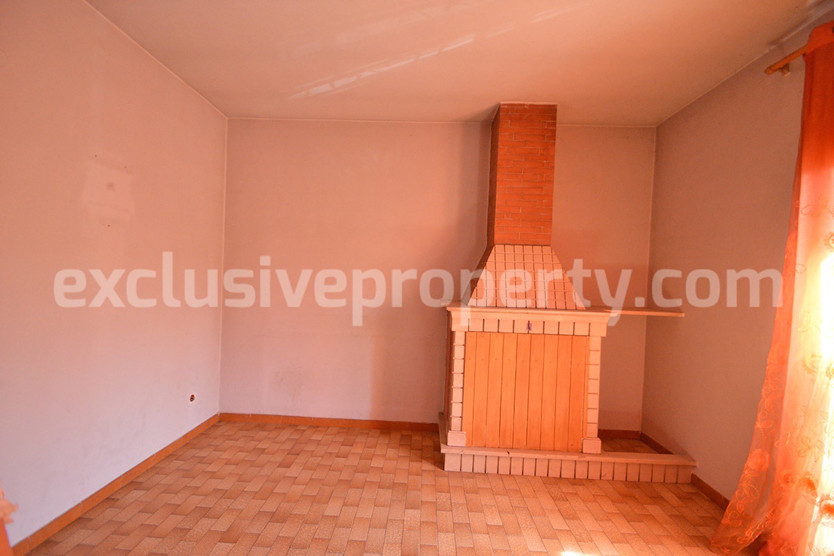 Country House with Land - Sea View and Large Garages for Sale in Acquaviva Collecroce - Molise