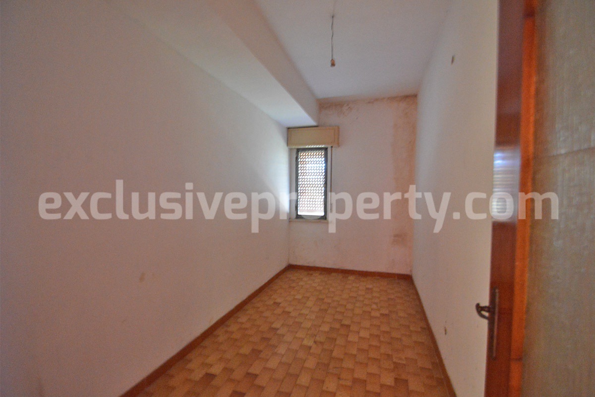 Country House with Land - Sea View and Large Garages for Sale in Acquaviva Collecroce - Molise