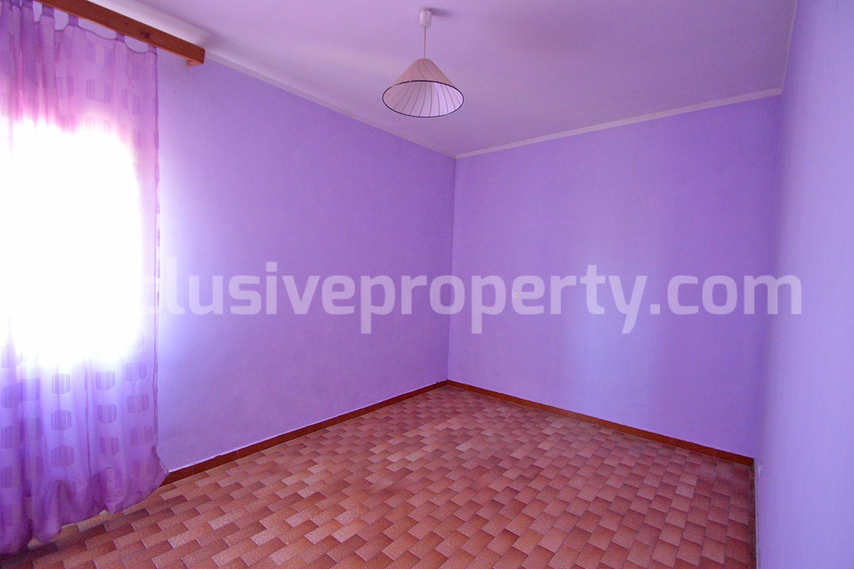 Country House with Land - Sea View and Large Garages for Sale in Acquaviva Collecroce - Molise