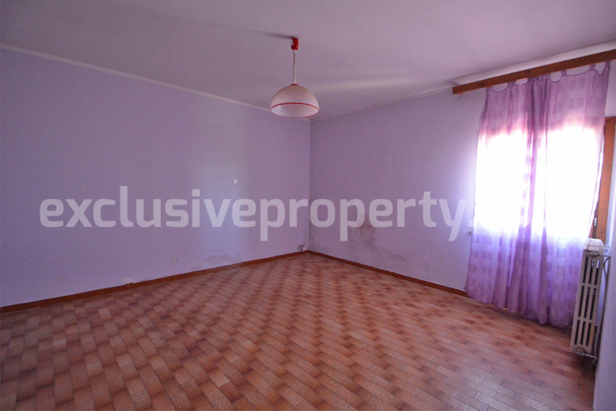 Country House with Land - Sea View and Large Garages for Sale in Acquaviva Collecroce - Molise