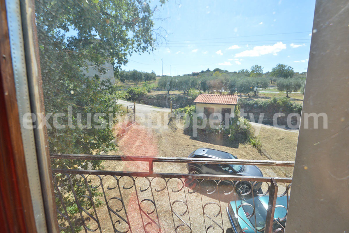 Country House with Land - Sea View and Large Garages for Sale in Acquaviva Collecroce - Molise