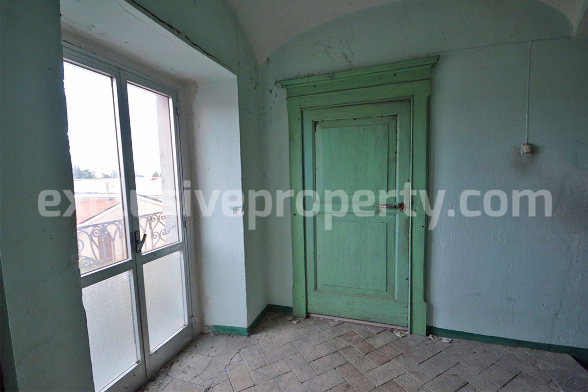 Historic palace from the 800th century for sale in Abruzzo