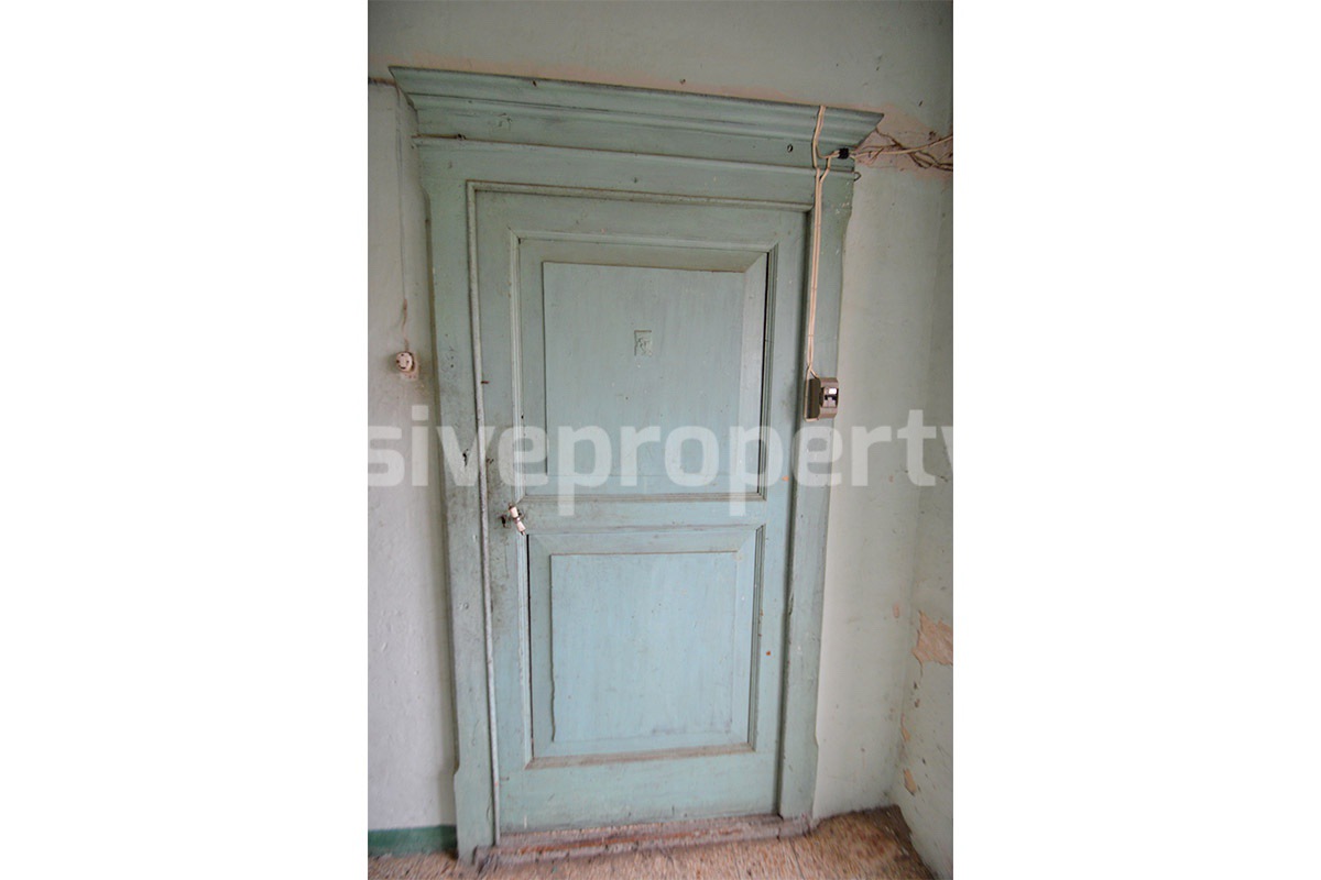 Historic palace from the 800th century for sale in Abruzzo