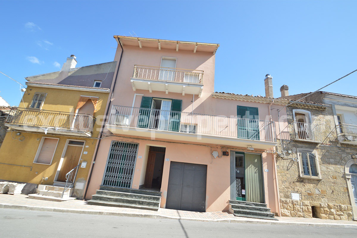 Large Furnished Town House with Sea View Terraces - Garage and Shop for Sale in Tavenna - Molise
