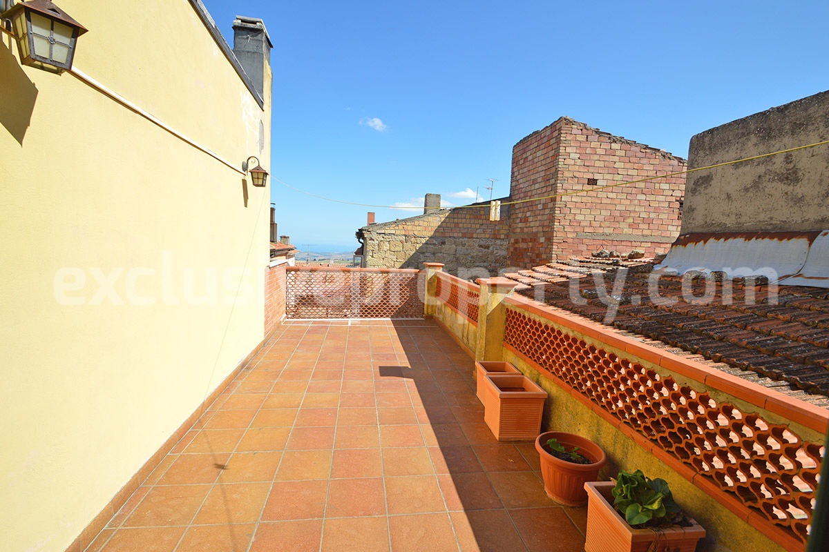 Large Furnished Town House with Sea View Terraces - Garage and Shop for Sale in Tavenna - Molise