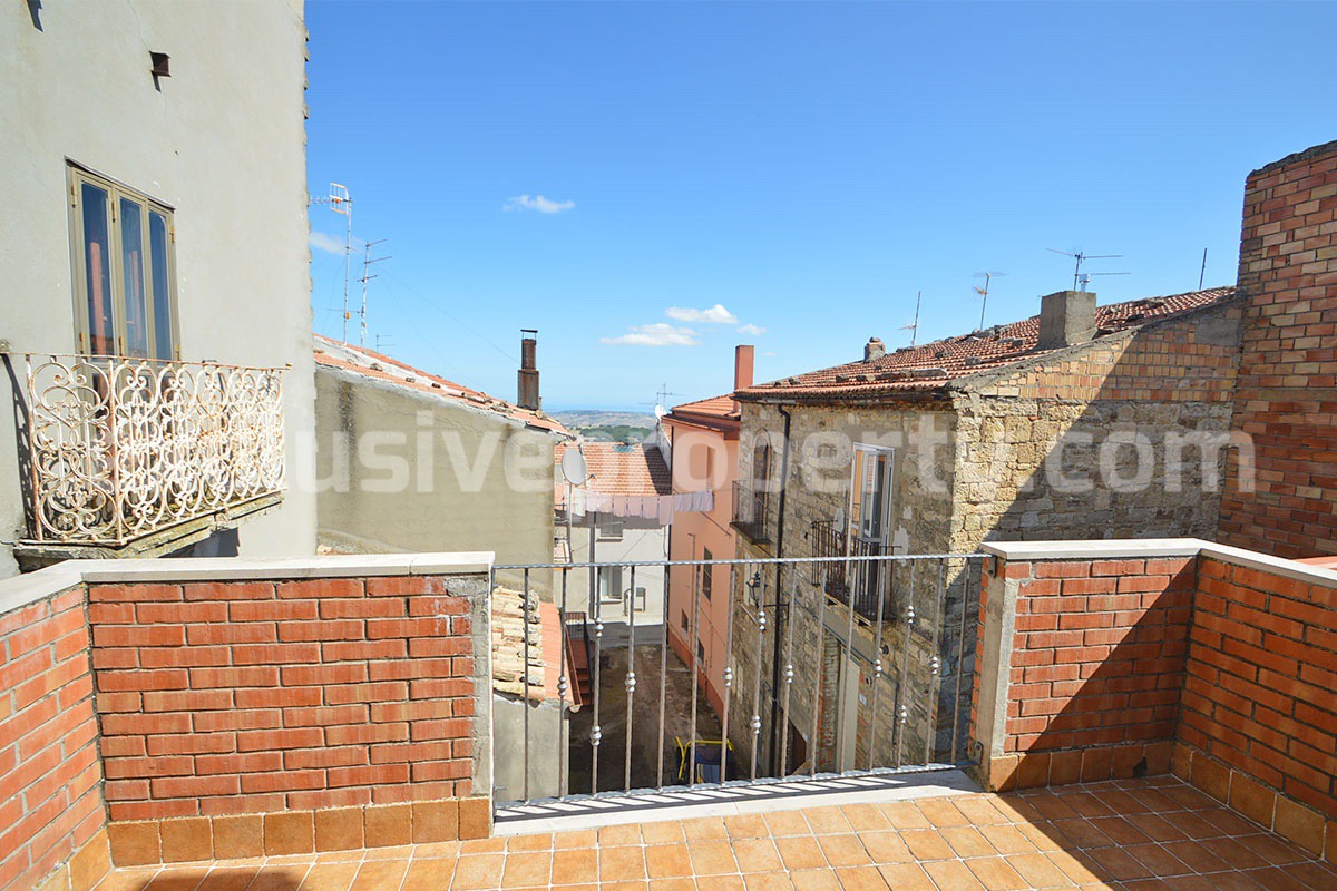 Large Furnished Town House with Sea View Terraces - Garage and Shop for Sale in Tavenna - Molise