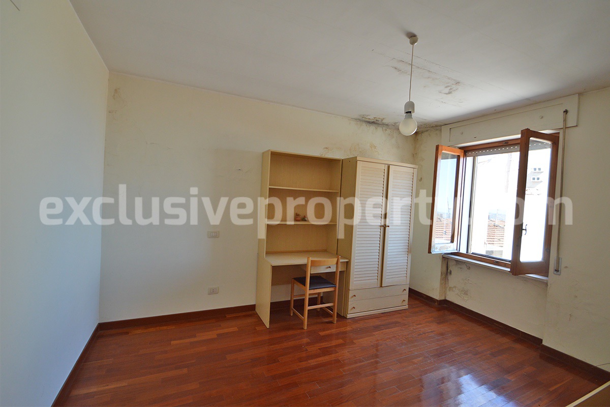 Large Furnished Town House with Sea View Terraces - Garage and Shop for Sale in Tavenna - Molise