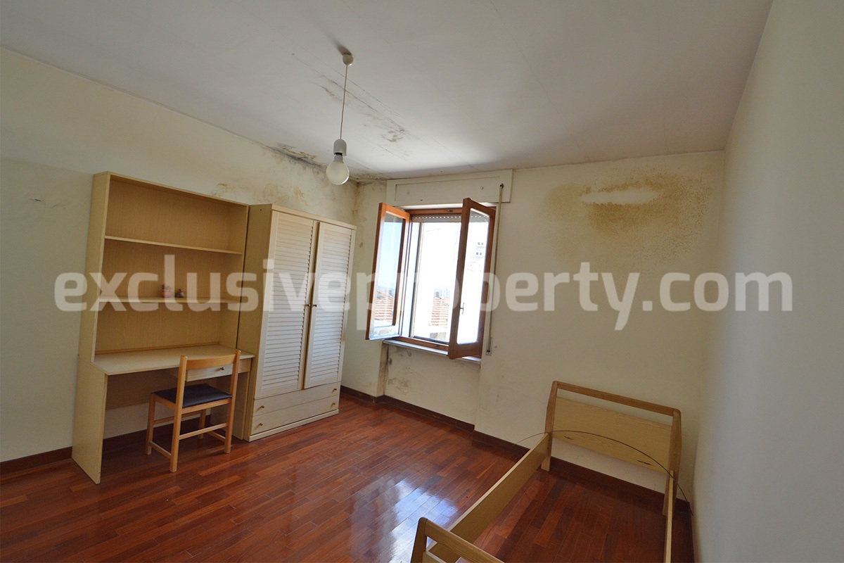 Large Furnished Town House with Sea View Terraces - Garage and Shop for Sale in Tavenna - Molise