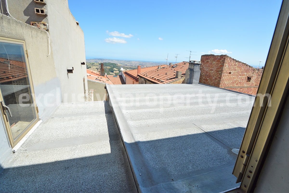 Large Furnished Town House with Sea View Terraces - Garage and Shop for Sale in Tavenna - Molise