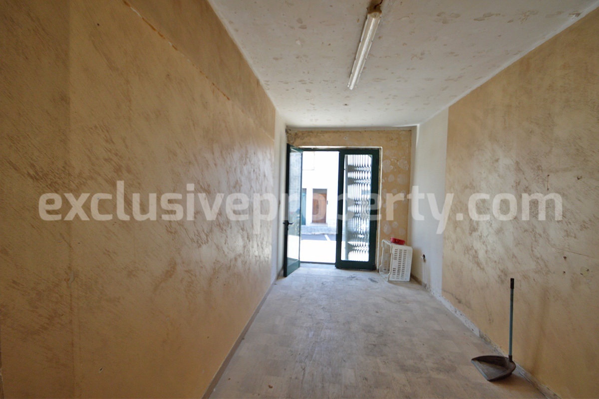 Large Furnished Town House with Sea View Terraces - Garage and Shop for Sale in Tavenna - Molise