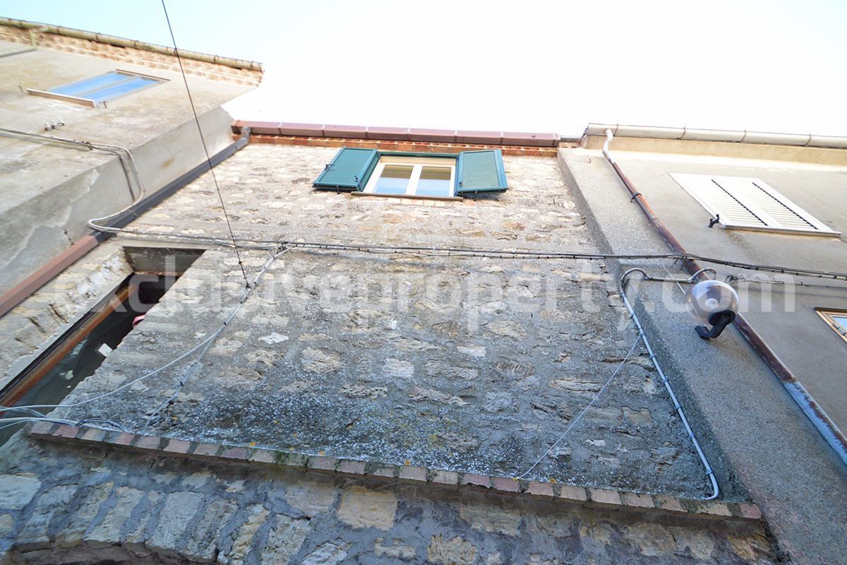 Large Furnished Town House with Sea View Terraces - Garage and Shop for Sale in Tavenna - Molise