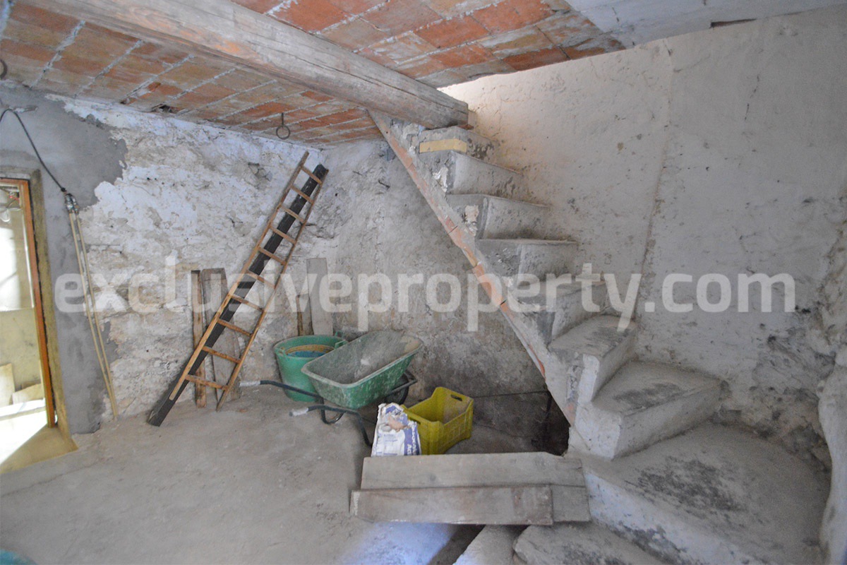 Large Furnished Town House with Sea View Terraces - Garage and Shop for Sale in Tavenna - Molise