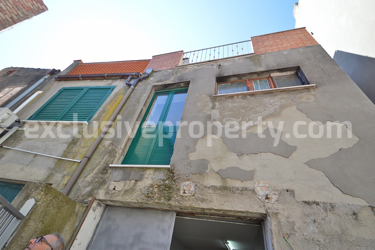 Large Furnished Town House with Sea View Terraces - Garage and Shop for Sale in Tavenna - Molise