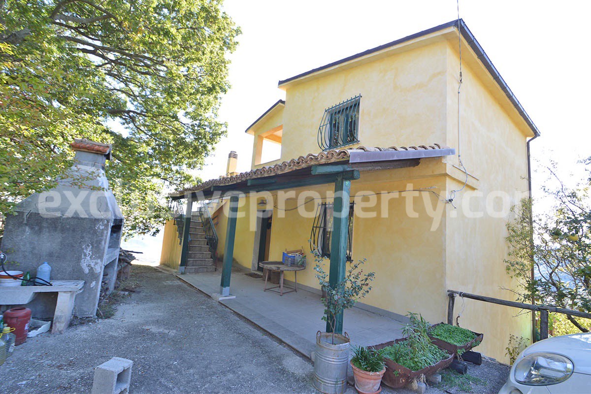 Italian Lake-View Country House for Sale in Molise - Panoramic Terrace - Private Land in Guardialfiera