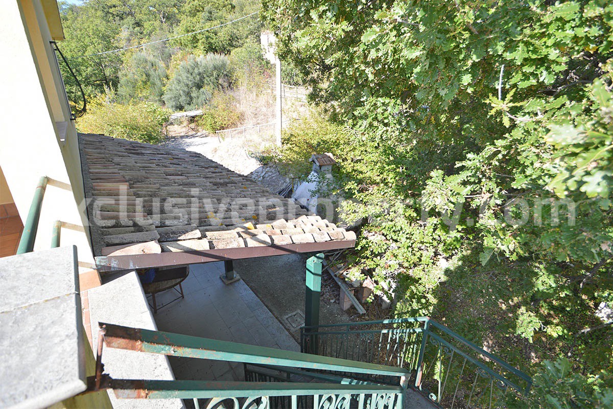 Italian Lake-View Country House for Sale in Molise - Panoramic Terrace - Private Land in Guardialfiera