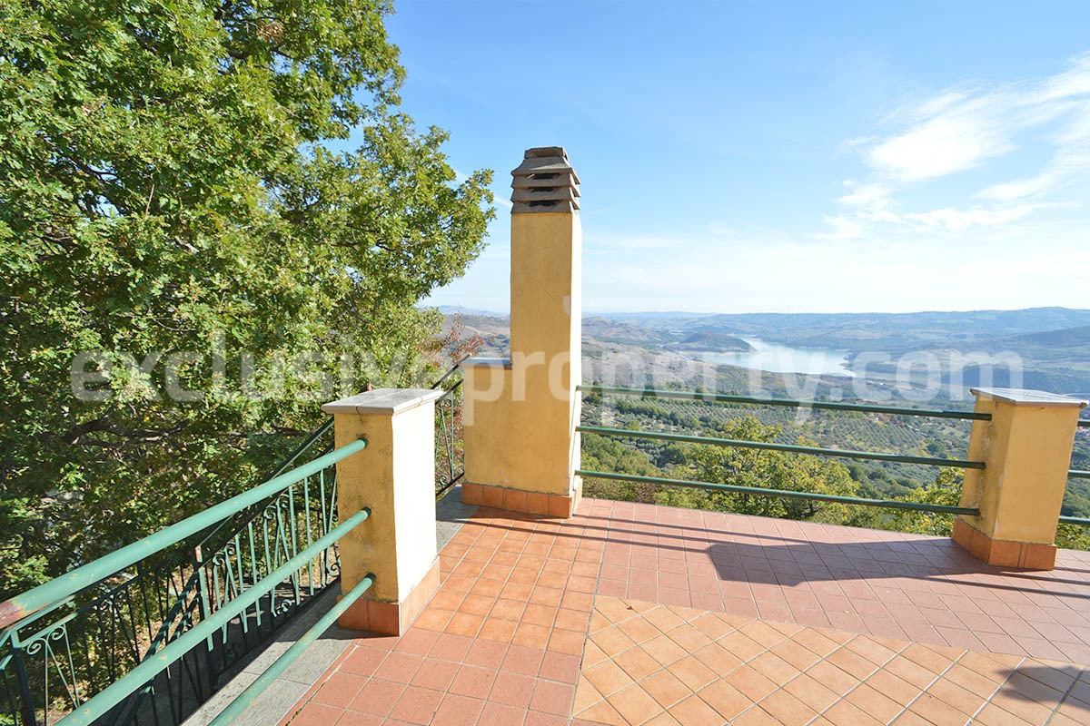 Italian Lake-View Country House for Sale in Molise - Panoramic Terrace - Private Land in Guardialfiera