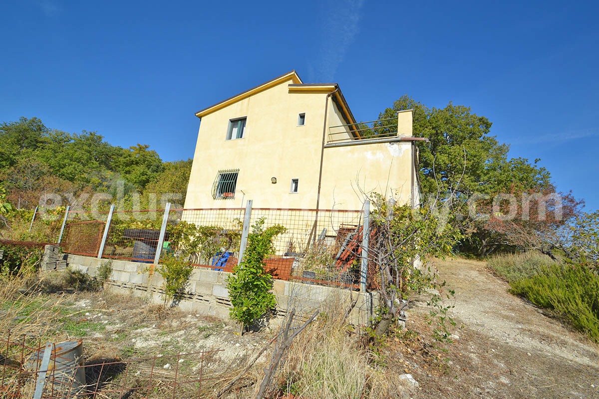Italian Lake-View Country House for Sale in Molise - Panoramic Terrace - Private Land in Guardialfiera
