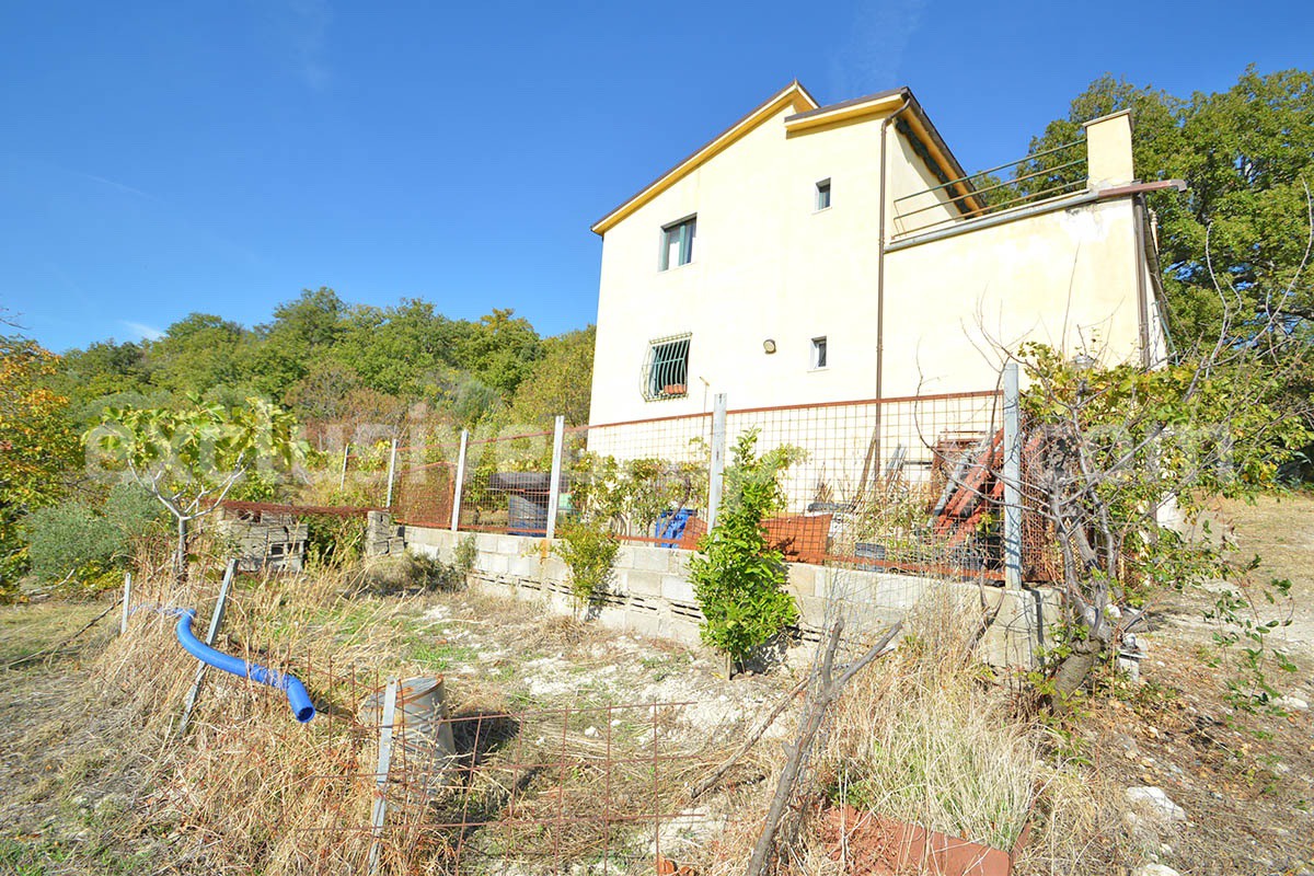 Italian Lake-View Country House for Sale in Molise - Panoramic Terrace - Private Land in Guardialfiera