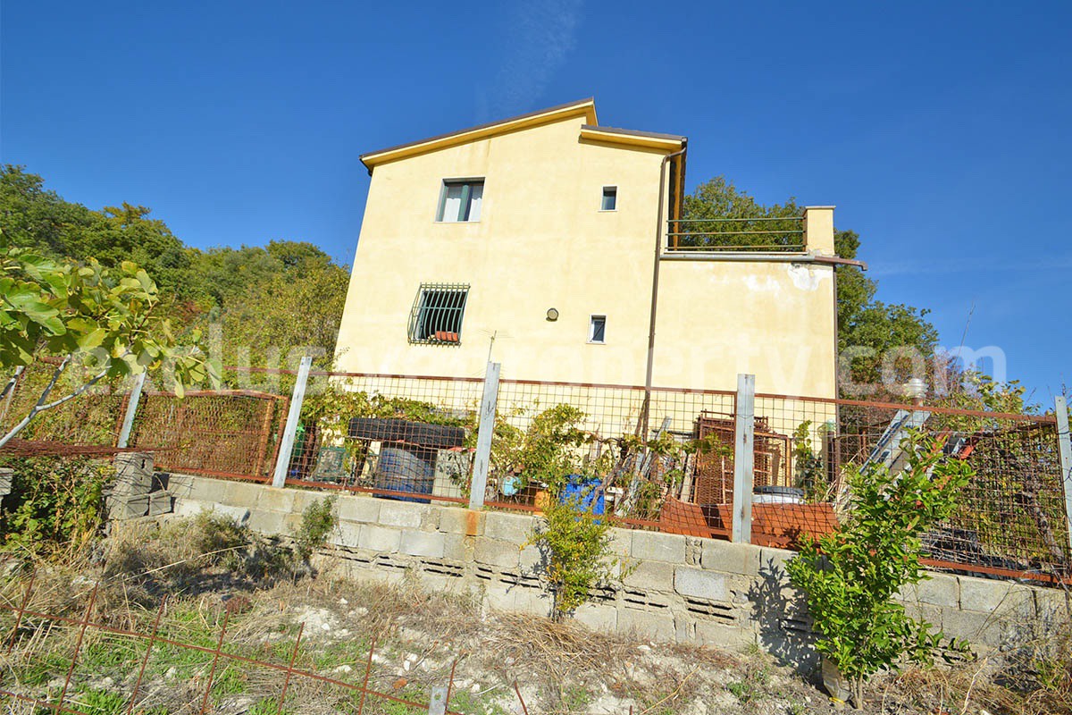 Italian Lake-View Country House for Sale in Molise - Panoramic Terrace - Private Land in Guardialfiera