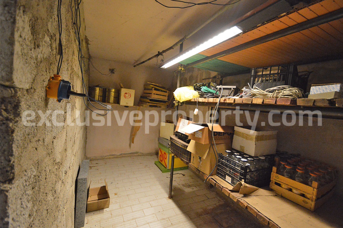 Italian Lake-View Country House for Sale in Molise - Panoramic Terrace - Private Land in Guardialfiera