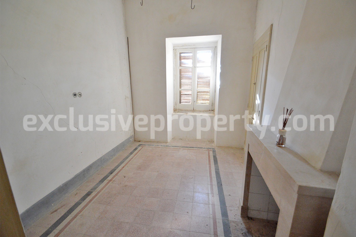 Cheap Italian Property for Sale - Apartment to Renovate in Lupara - Molise with Terrace
