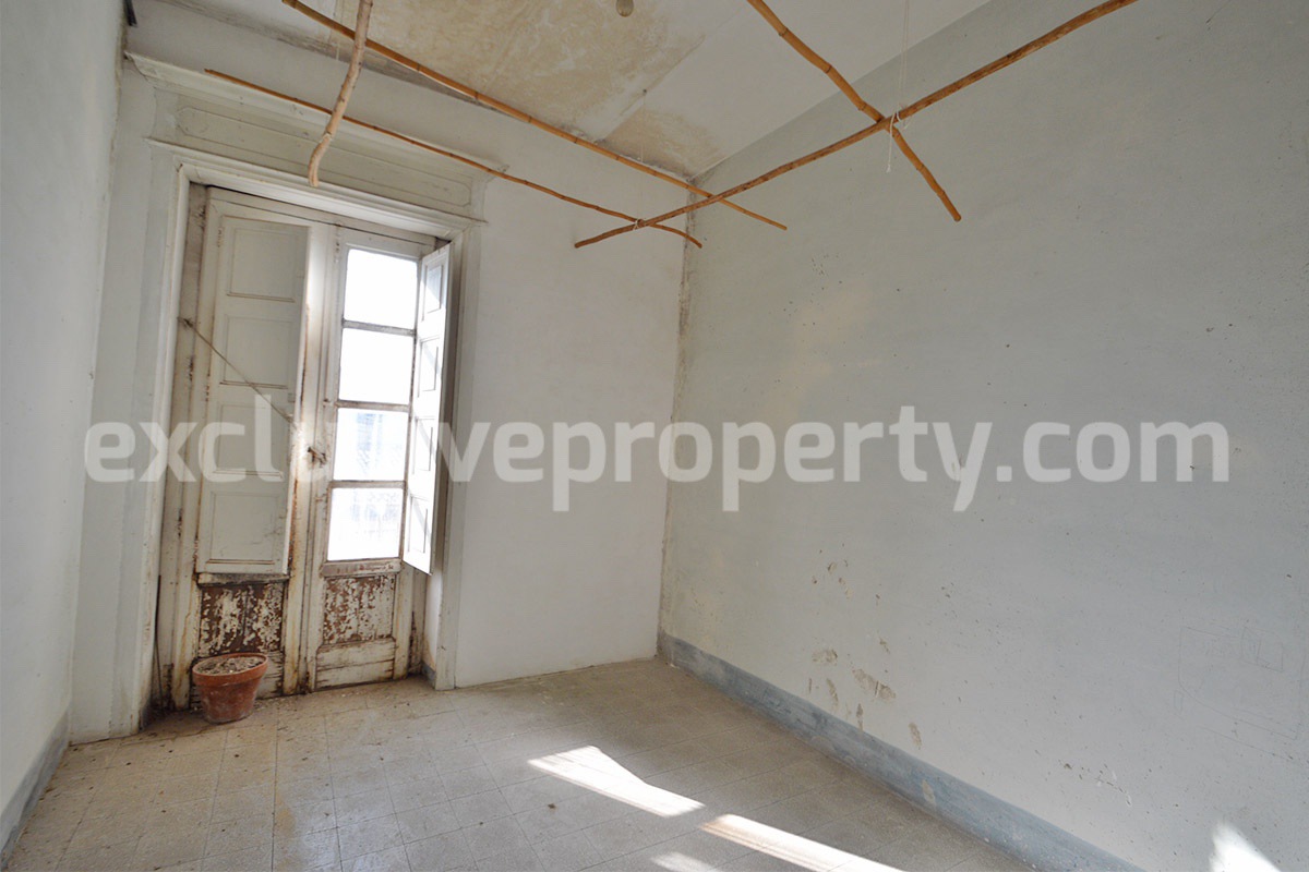 Cheap Italian Property for Sale - Apartment to Renovate in Lupara - Molise with Terrace
