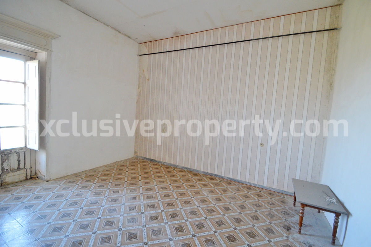 Cheap Italian Property for Sale - Apartment to Renovate in Lupara - Molise with Terrace