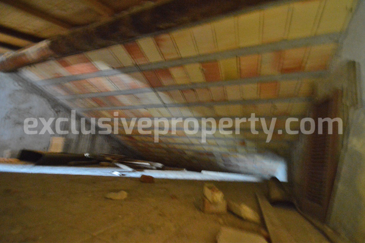 Cheap Italian Property for Sale - Apartment to Renovate in Lupara - Molise with Terrace