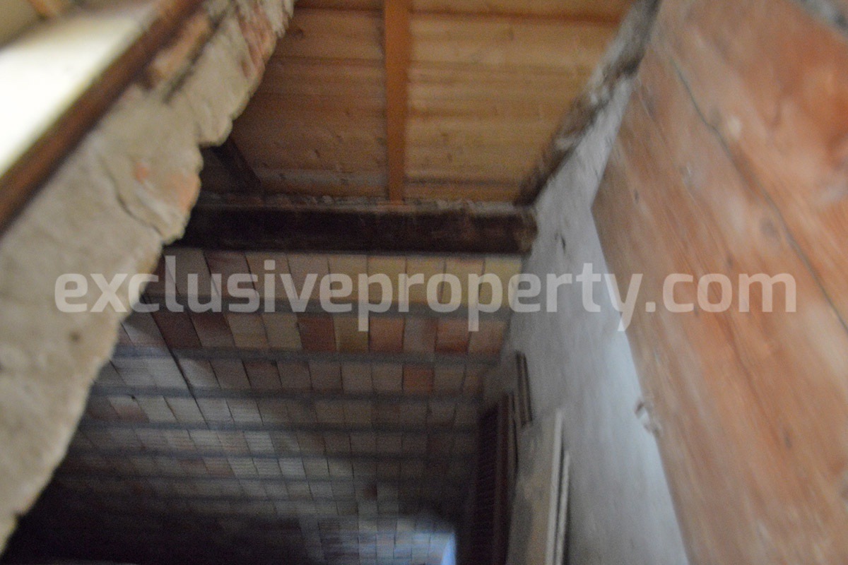Cheap Italian Property for Sale - Apartment to Renovate in Lupara - Molise with Terrace