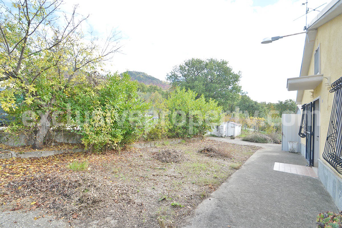 Traditional Stone House with Land and Mountain Views in Schiavi di Abruzzo - Italy