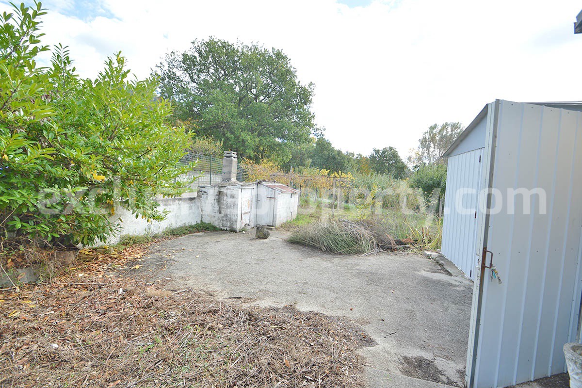 Traditional Stone House with Land and Mountain Views in Schiavi di Abruzzo - Italy