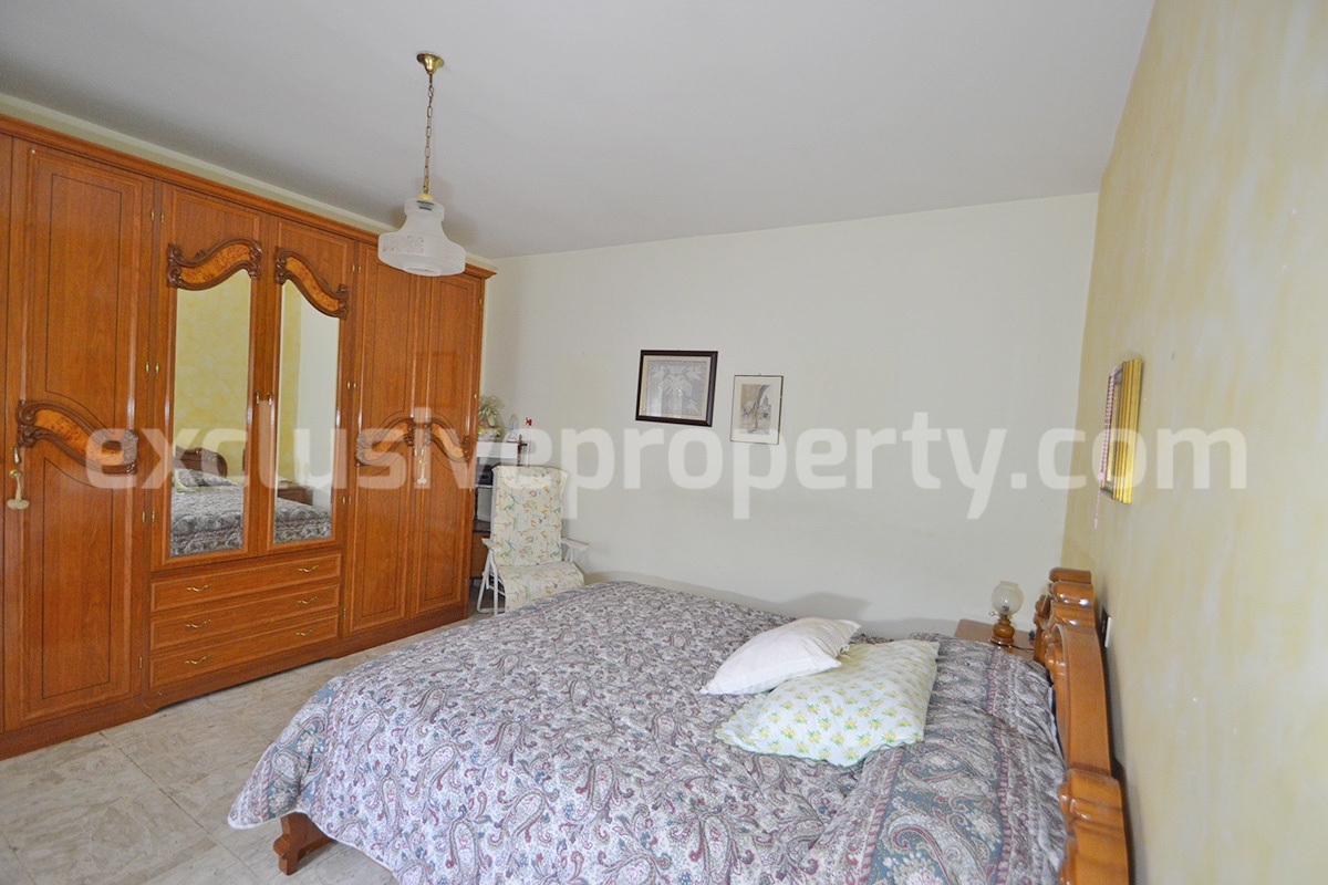 Traditional Stone House with Land and Mountain Views in Schiavi di Abruzzo - Italy