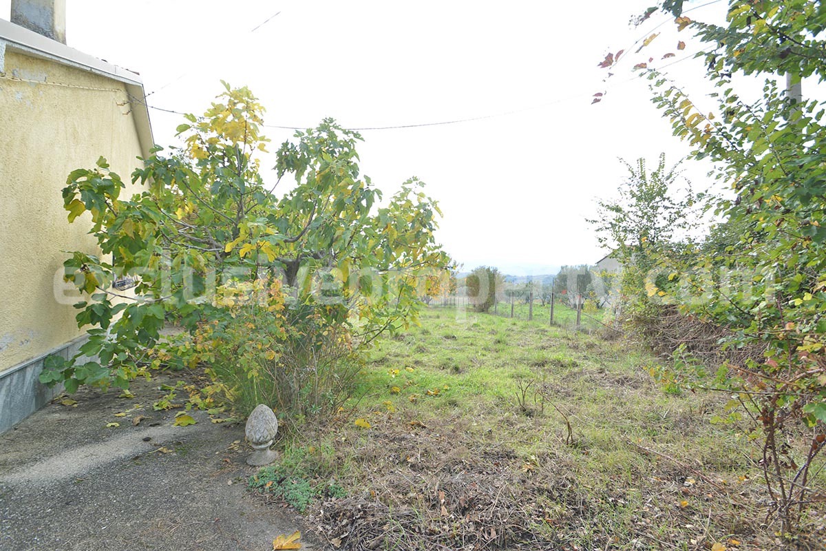 Traditional Stone House with Land and Mountain Views in Schiavi di Abruzzo - Italy
