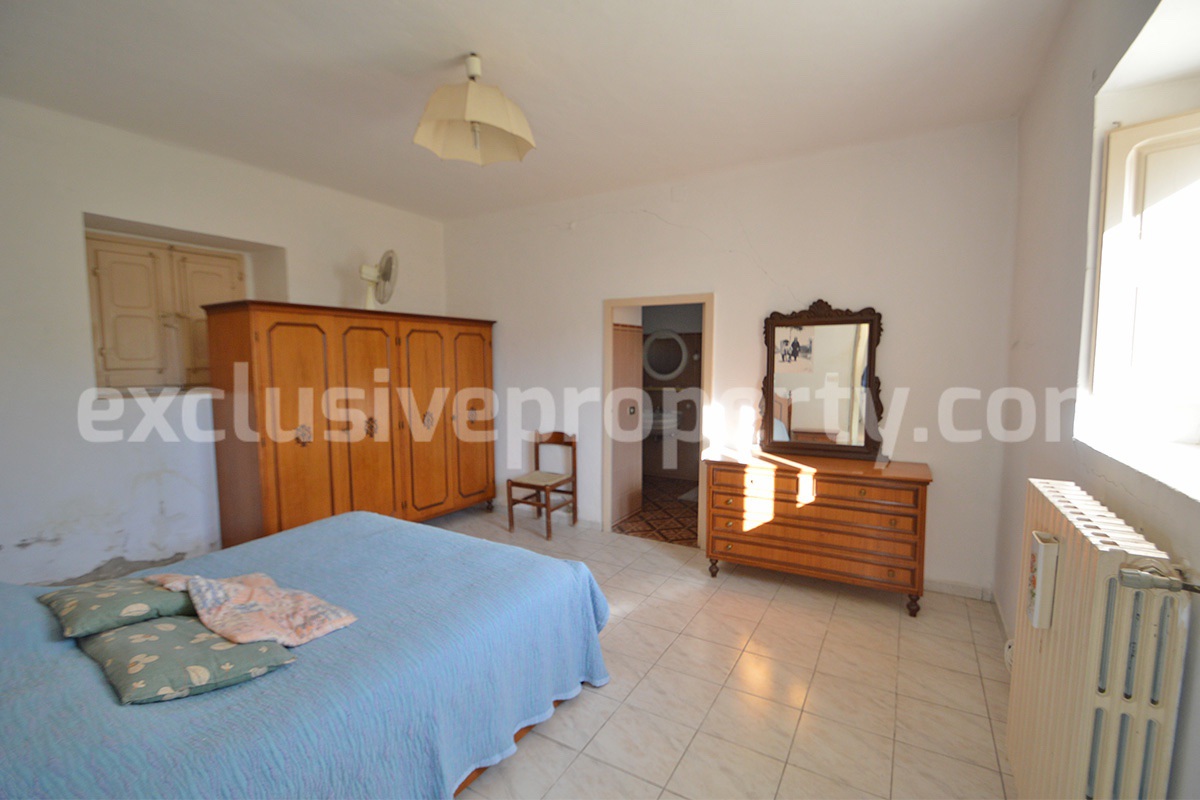 Country house to renovate for sale in Altino with panoramic views of Majella and the Adriatic Sea