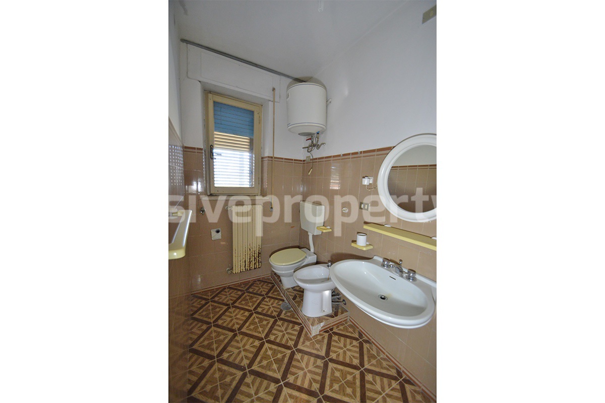 Country house to renovate for sale in Altino with panoramic views of Majella and the Adriatic Sea