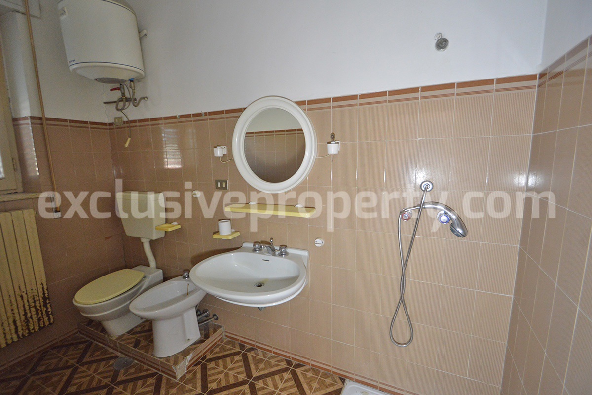 Country house to renovate for sale in Altino with panoramic views of Majella and the Adriatic Sea