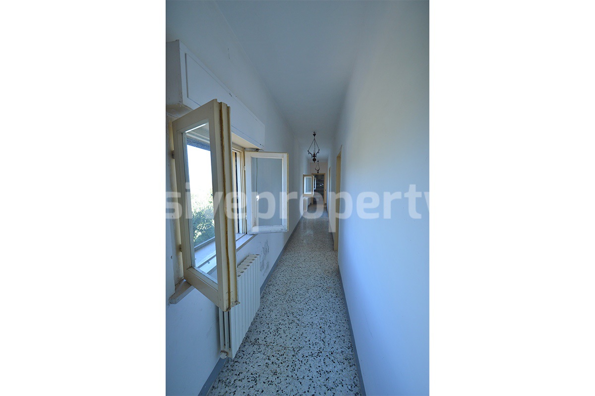 Country house to renovate for sale in Altino with panoramic views of Majella and the Adriatic Sea