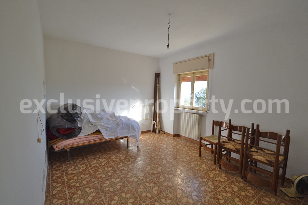 Country house to renovate for sale in Altino with panoramic views of Majella and the Adriatic Sea