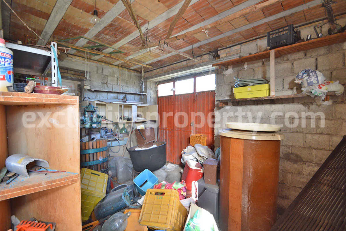 Country house to renovate for sale in Altino with panoramic views of Majella and the Adriatic Sea