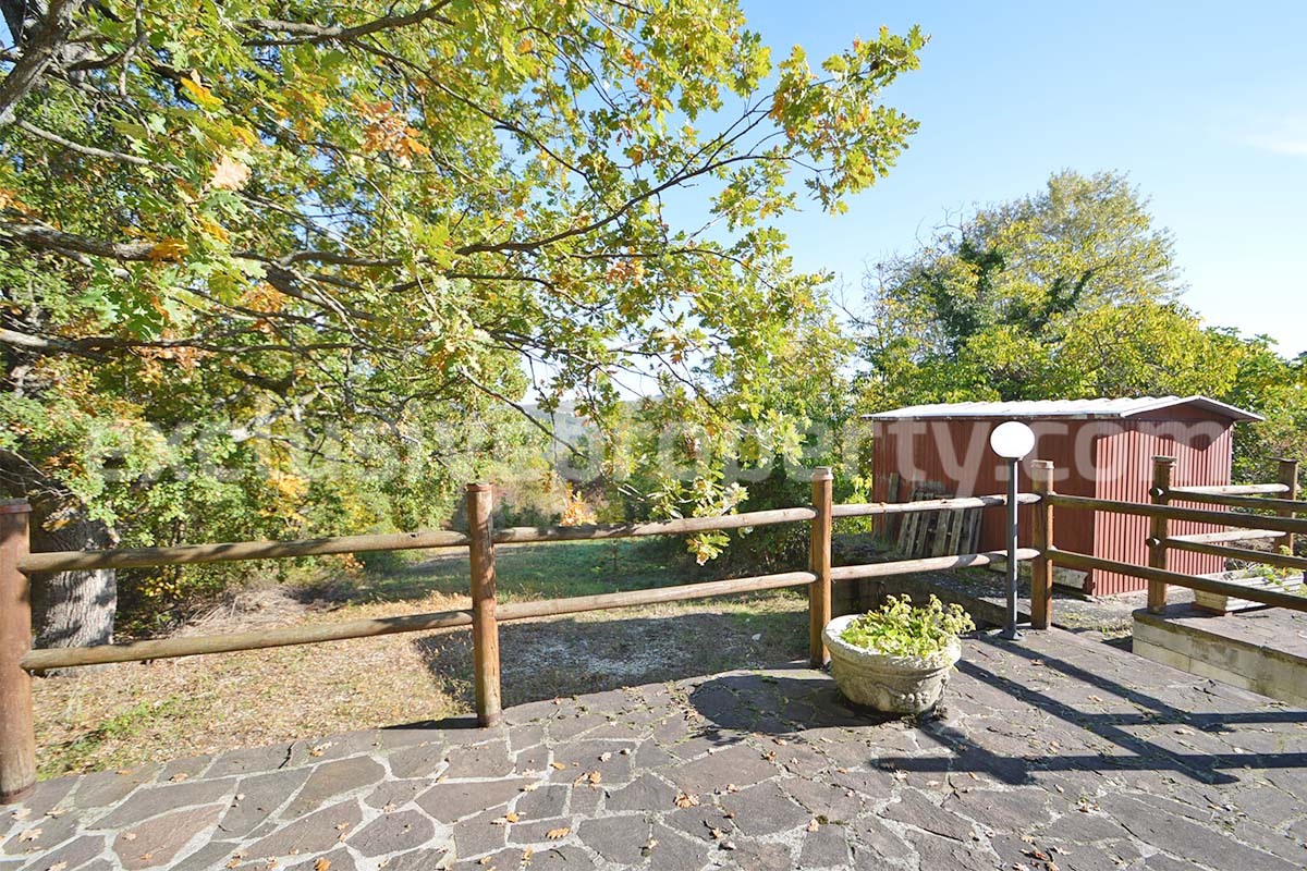 Charming country house with outbuilding - land - panoramic views for sale in Duronia - Molise - Italy