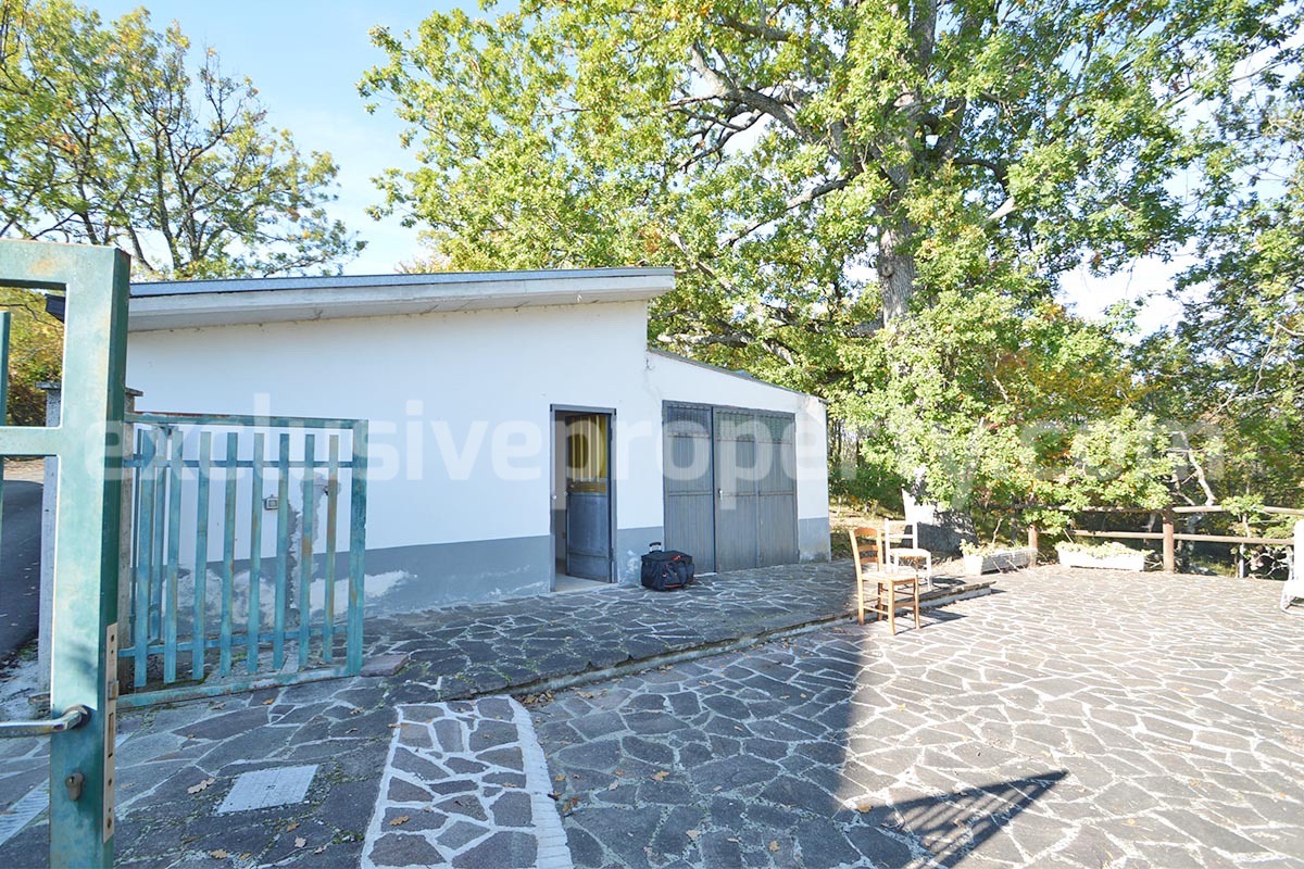 Charming country house with outbuilding - land - panoramic views for sale in Duronia - Molise - Italy