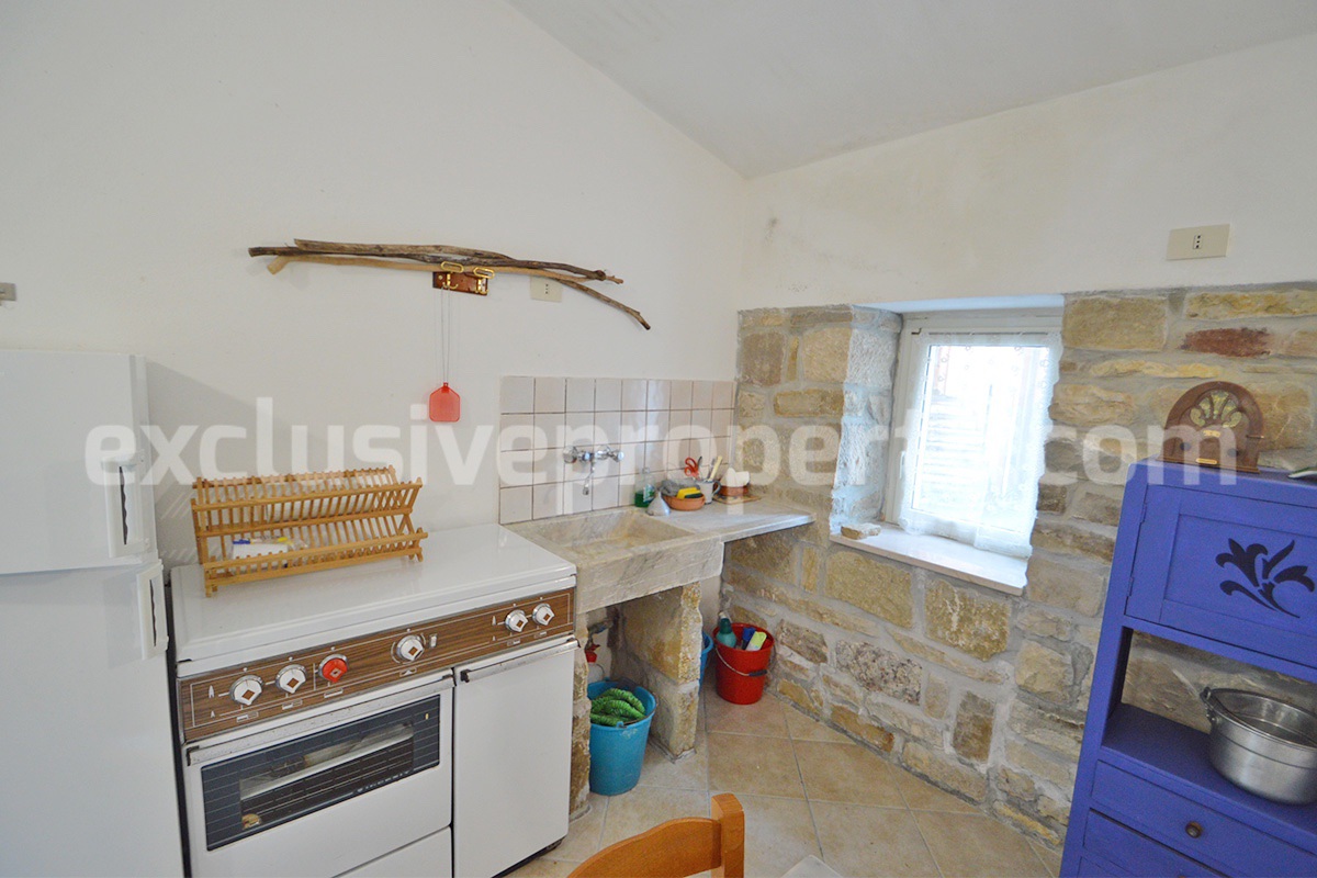 Charming country house with outbuilding - land - panoramic views for sale in Duronia - Molise - Italy