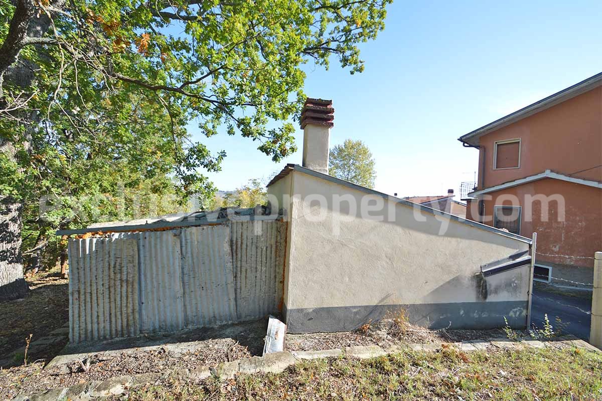 Charming country house with outbuilding - land - panoramic views for sale in Duronia - Molise - Italy