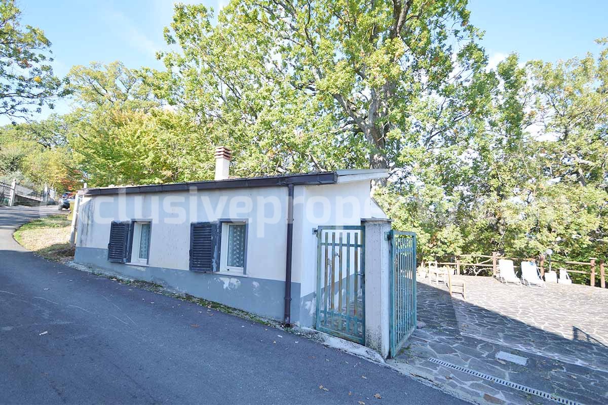Charming country house with outbuilding - land - panoramic views for sale in Duronia - Molise - Italy