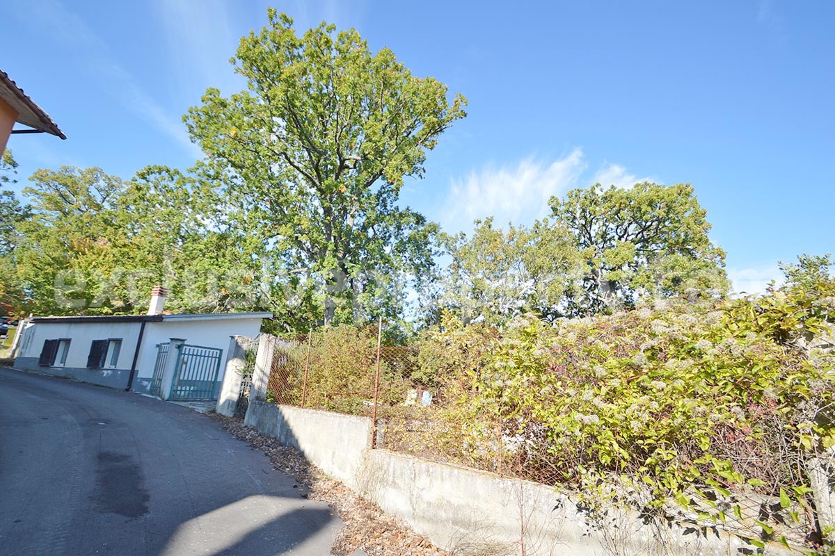Charming country house with outbuilding - land - panoramic views for sale in Duronia - Molise - Italy