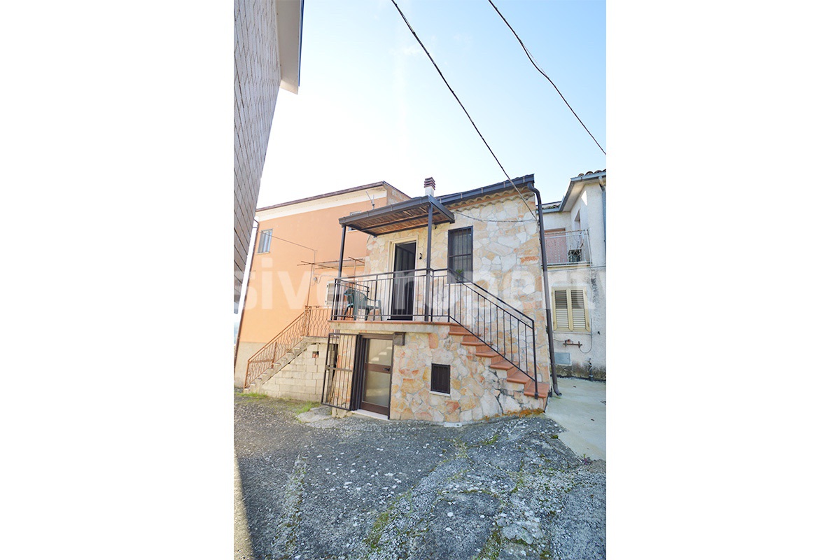 Charming country house with outbuilding - land - panoramic views for sale in Duronia - Molise - Italy