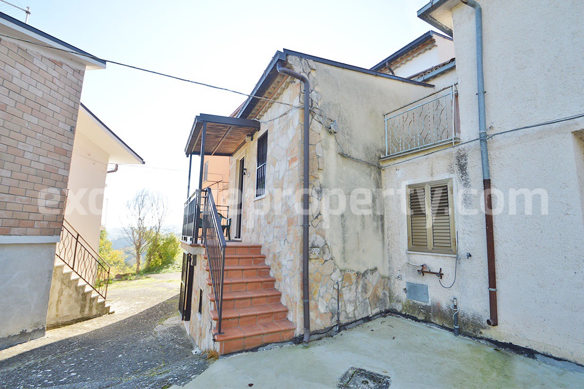 Charming country house with outbuilding - land - panoramic views for sale in Duronia - Molise - Italy