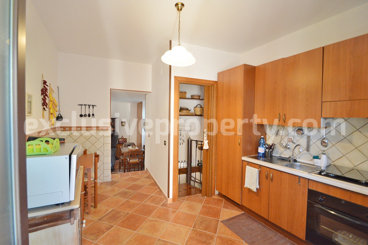 Charming country house with outbuilding - land - panoramic views for sale in Duronia - Molise - Italy